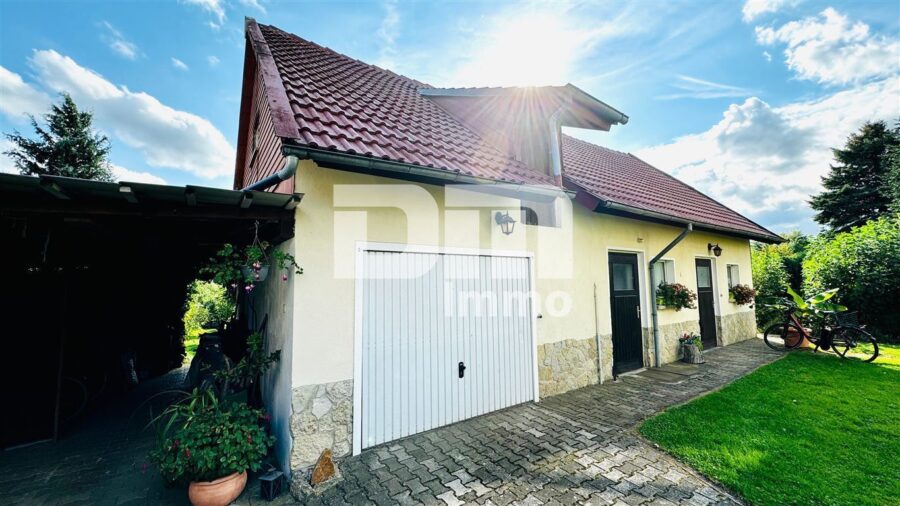 Schönes Mehrfamilienhaus geteilt nach WEG mit umfangreichen Nutzflächen und Traumgrundstück - Nebengebäude mit Garage